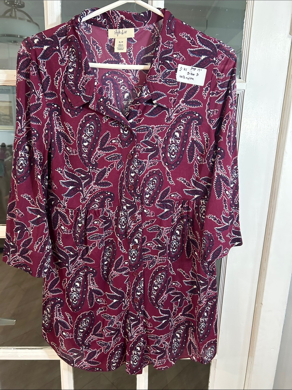 O21. Stylish Paisley Button-Front Tunic - Wine